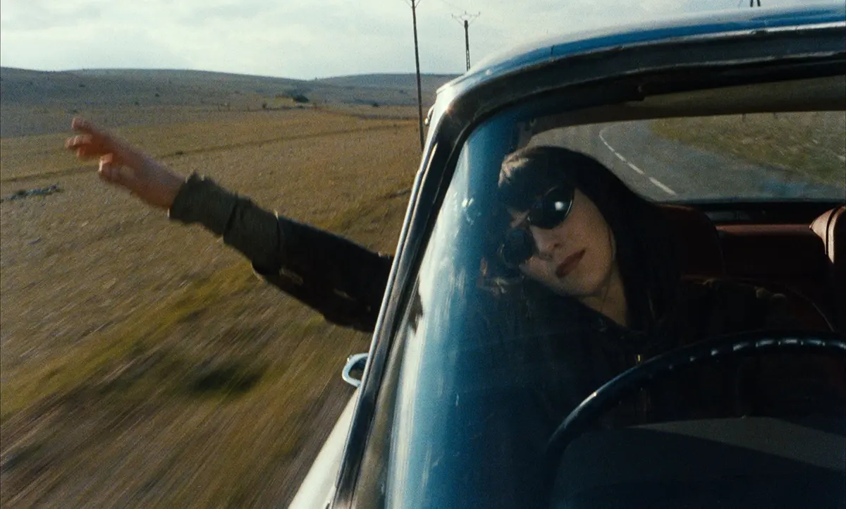 Solveig Dommartin and William Hurt in Until the End of the World - Director's Cut by Wim Wenders © 1994 Road Movies – Argos Films Courtesy of Wim Wenders Stiftung – Argos Films