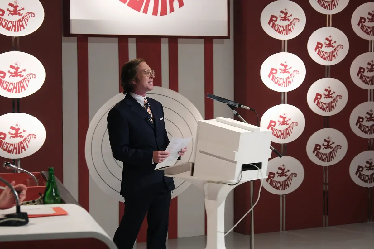 Claudio Gioè in Mike