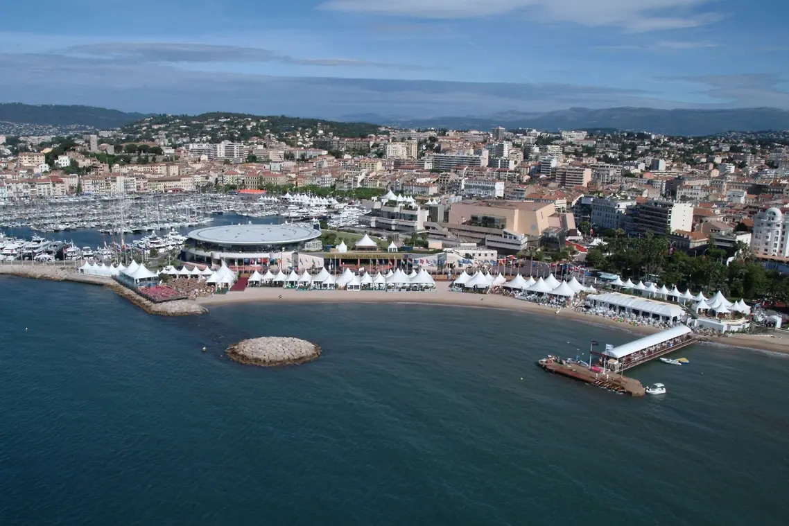 Palais des festival, Riviera et village internationa - @FDC