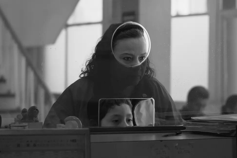 Teresita Sanchez e Bastian Escobar in Moscas , Kinotitl\\u00E1n