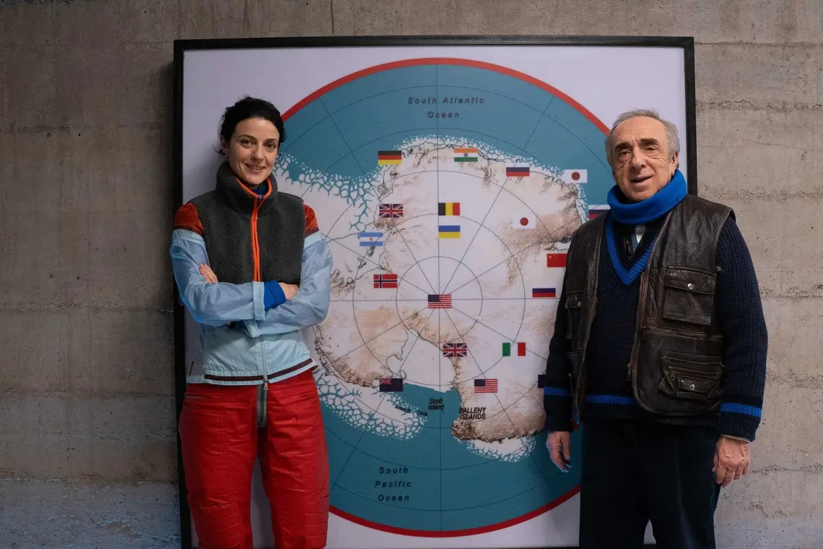 Barbara Ronchi e Silvio Orlando in Antartica - Quasi una fiaba
