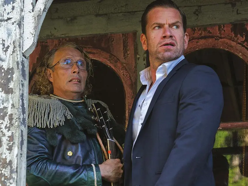 The Last Viking, Mads Mikkelsen brilla in una commedia dark che ragiona sull’immagine che gli altri hanno di noi. Fuori Concorso