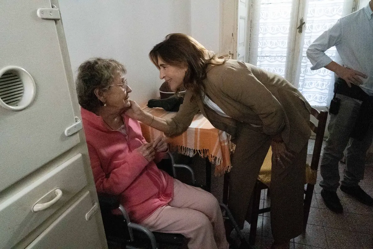 Angela Pagano e Lina Sastri sul set di La casa di Ninetta