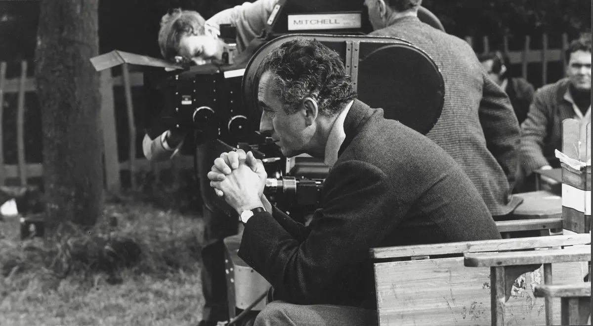 Michelangelo Antonioni sul set di Blow Up