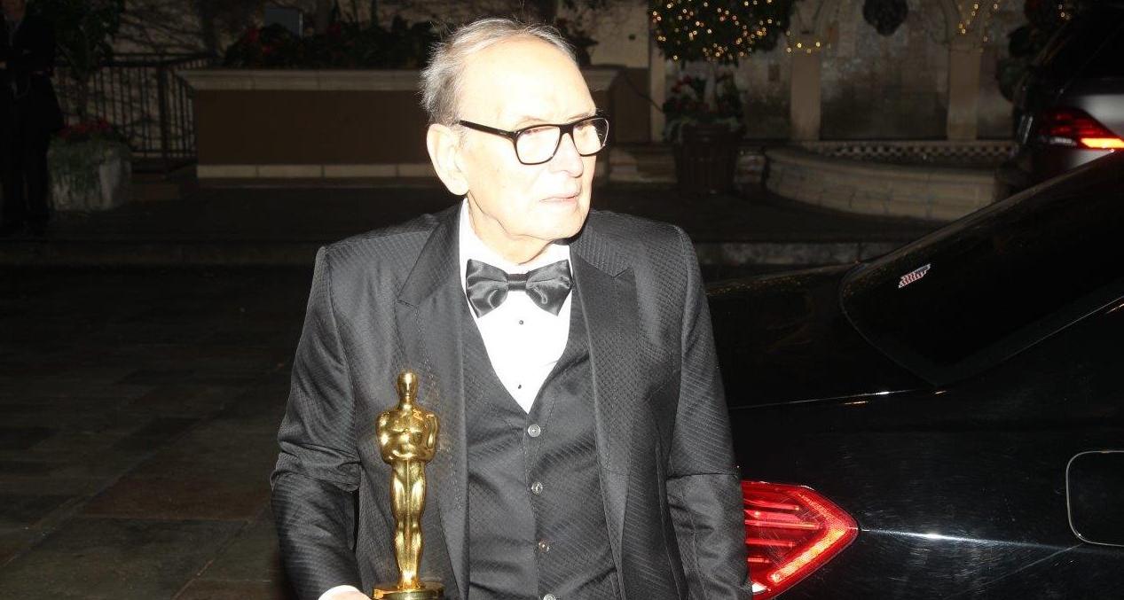 Morricone e la statuetta degli 88esimi Academy Awards