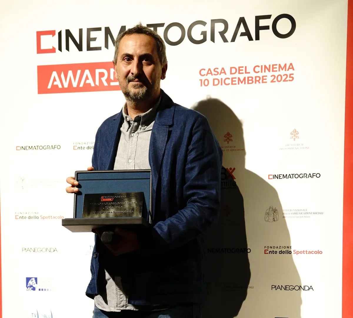 Il direttore della fotografia Claudio Cofrancesco riceve il Premio Migliore Opera Prima per Gioia mia di Margherita Spampinato