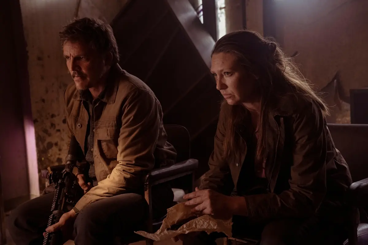 Pedro Pascal e Anna Torv in The Last of Us