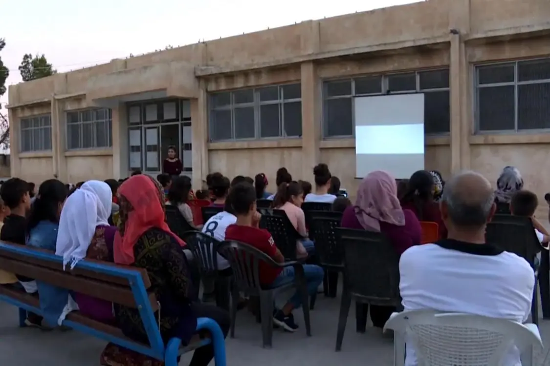 La scuola Rossellini allestita nel campo profughi del Kurdistan siriano