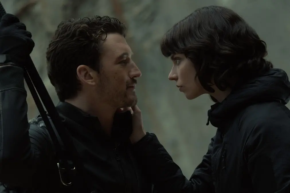 Miles Teller e Anya Taylor-Joy in Misteri dal profondo, Copyrighted Apple TV +