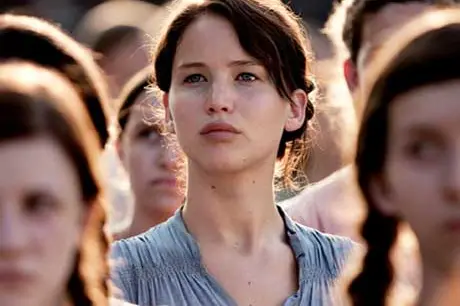 <i>Hunger Games</i>