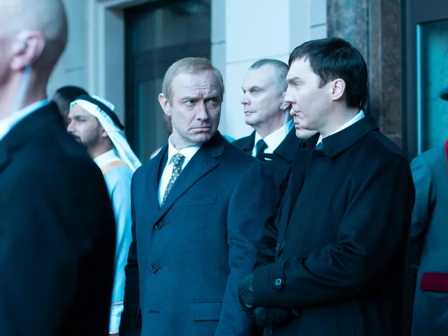 Il mago del Cremlino, le origini di Putin nel saggio romanzesco di Olivier Assayas