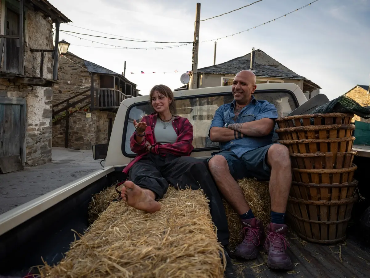 Buen Camino, Checco Zalone dà una botta al politically correct e una carezza al buonismo, il Messia per gli esercenti in sala a Natale