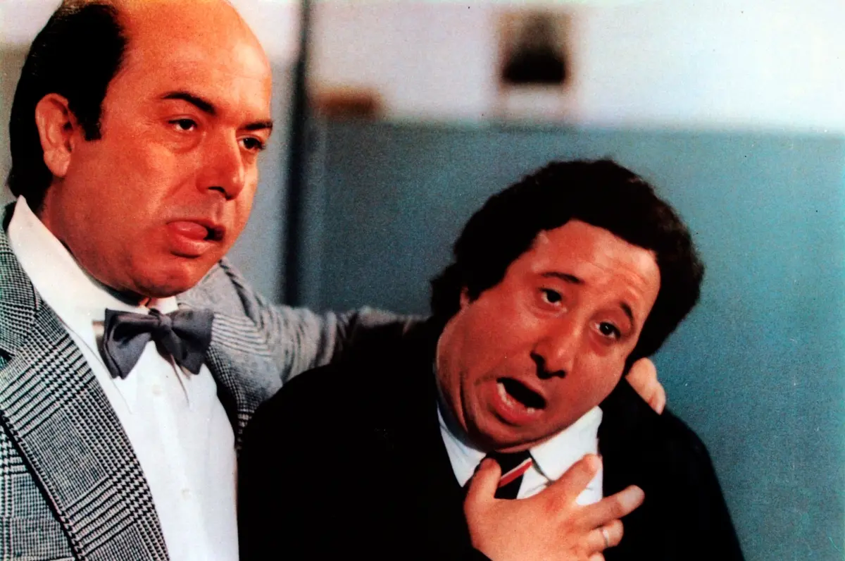 Lino Banfi e Alvaro Vitali in La liceale seduce i professori
