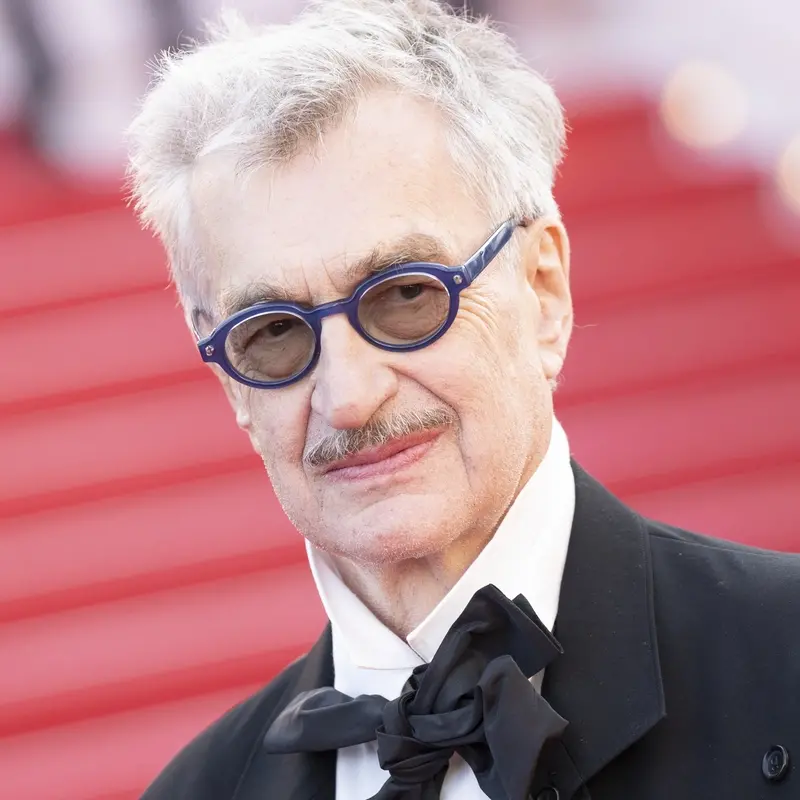 Cannes 76, Wim Wenders sul red carpet di Perfect Days