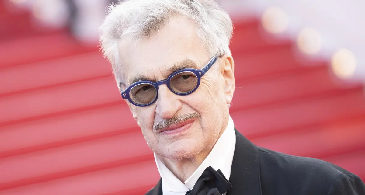 Cannes 76, Wim Wenders sul red carpet di Perfect Days