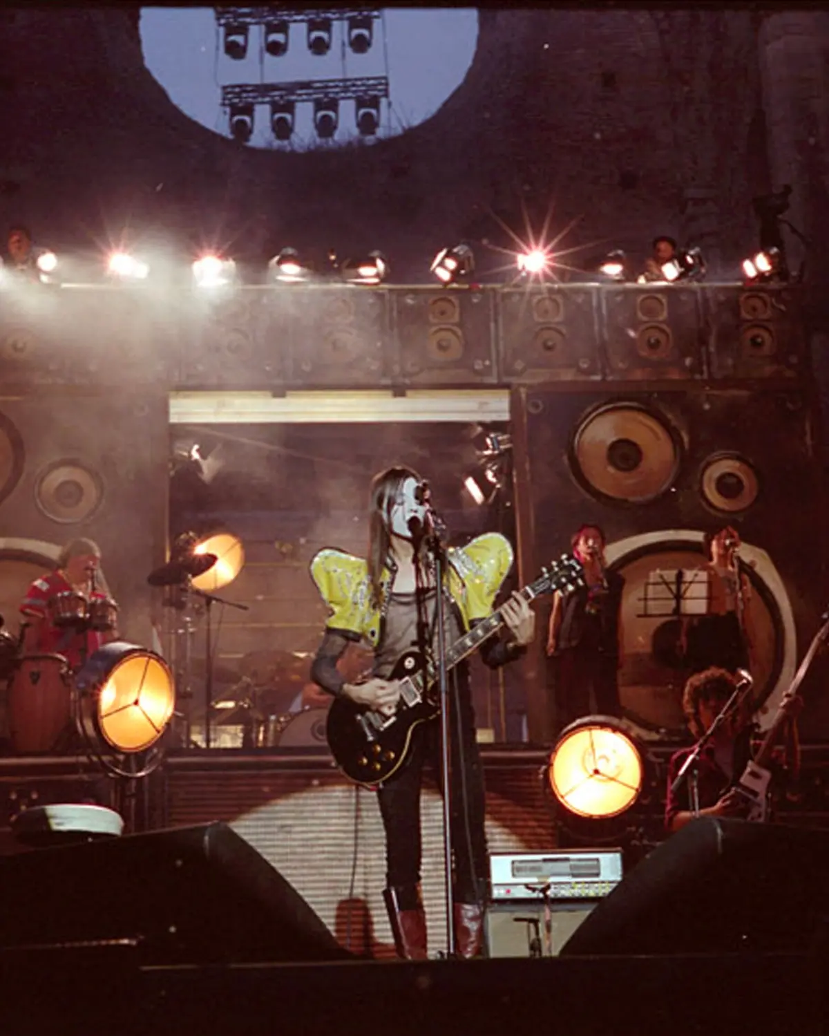 La Chitarra Nella Roccia - Lucio Corsi dal Vivo all'Abbazia di San Galgano