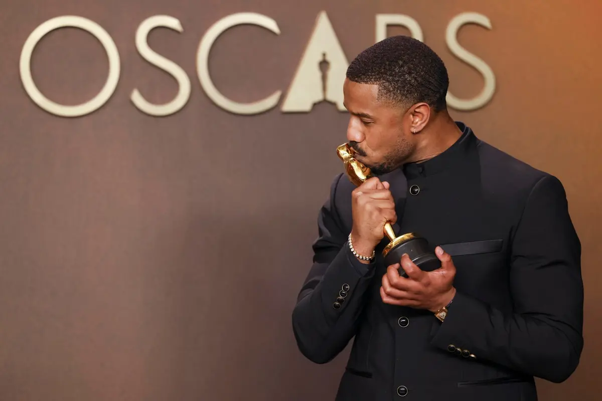 epa12824547 US actor Michael B. Jordan, winner of the Best Actor Award for 'Sinners' poses in the press room during the 98th annual Academy Awards ceremony at the Dolby Theatre in Los Angeles, California, USA, 15 March 2026. EPA/JILL CONNELLY