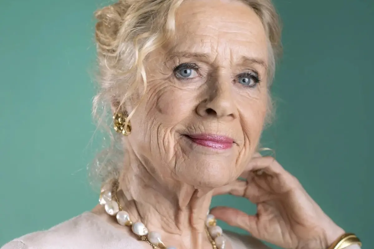 Liv Ullmann , Jenny Bewer