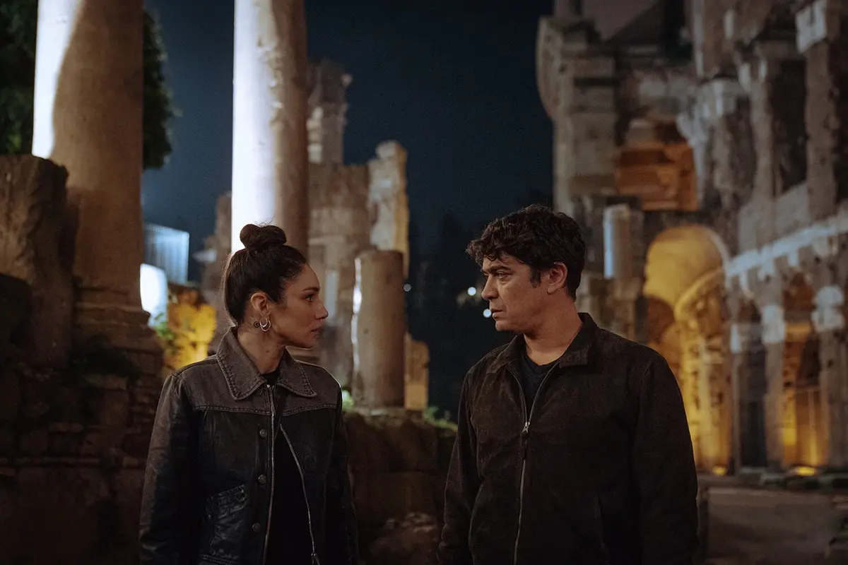 Mariela Garriga e Riccardo Scamarcio in Muori di lei