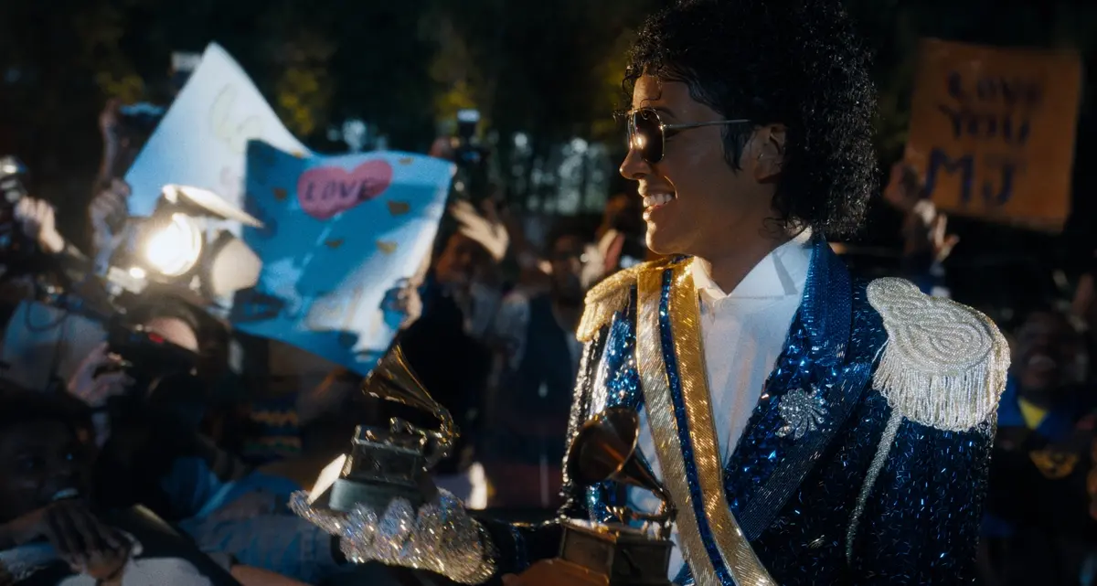 Michael, un biopic senza ombre che celebra il mito
