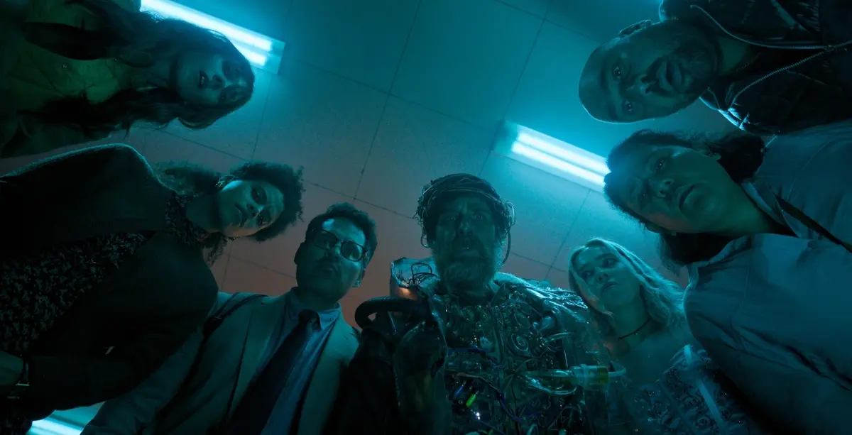 Juno Temple, Zazie Beetz, Michael Peña, Sam Rockwell, Haley Lu Richardson, Georgia Goodman e Asim Chaudhry in Good Luck, Have Fun, Don’t Die
