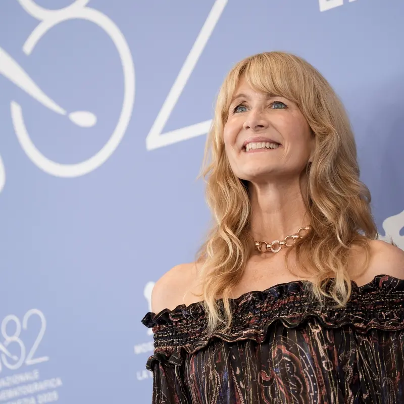 Venezia 83, Laura Dern terrà la laudatio di George Clooney