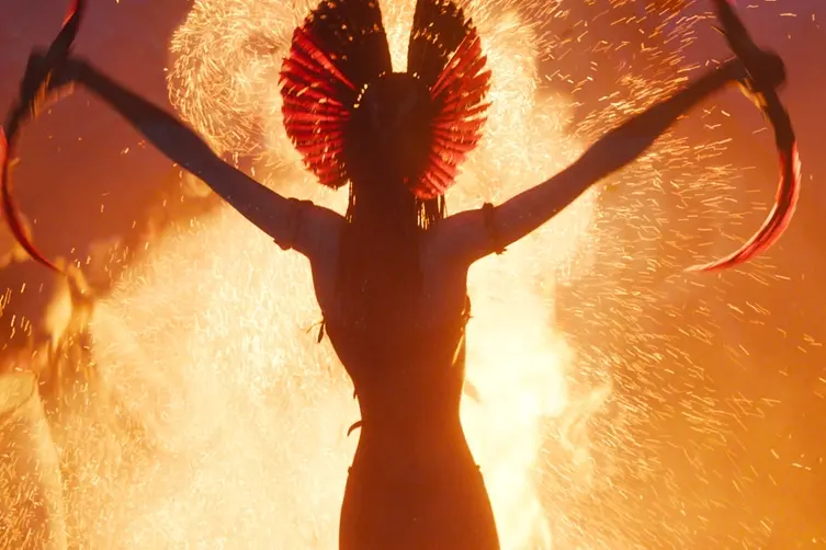 Varang (Oona Chaplin) in 20th Century Studios\\' AVATAR: FIRE AND ASH. Photo courtesy of 20th Century Studios. \\u00A9 2025 20th Century Studios. All Rights Reserved. , 20TH CENTURY STUDIOS
