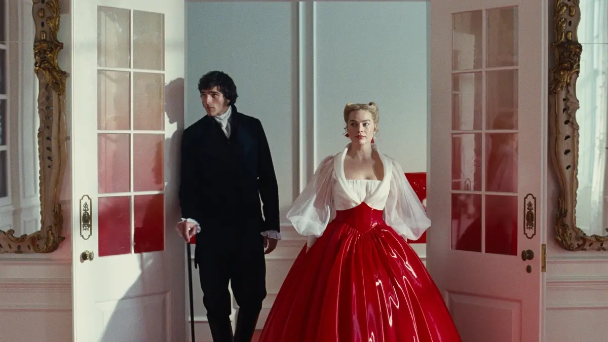 (L-r) JACOB ELORDI as Heathcliff and Actor, Producer MARGOT ROBBIE as Catherine Earnshaw in “Wuthering Heights,” a Warner Bros. Pictures Release.