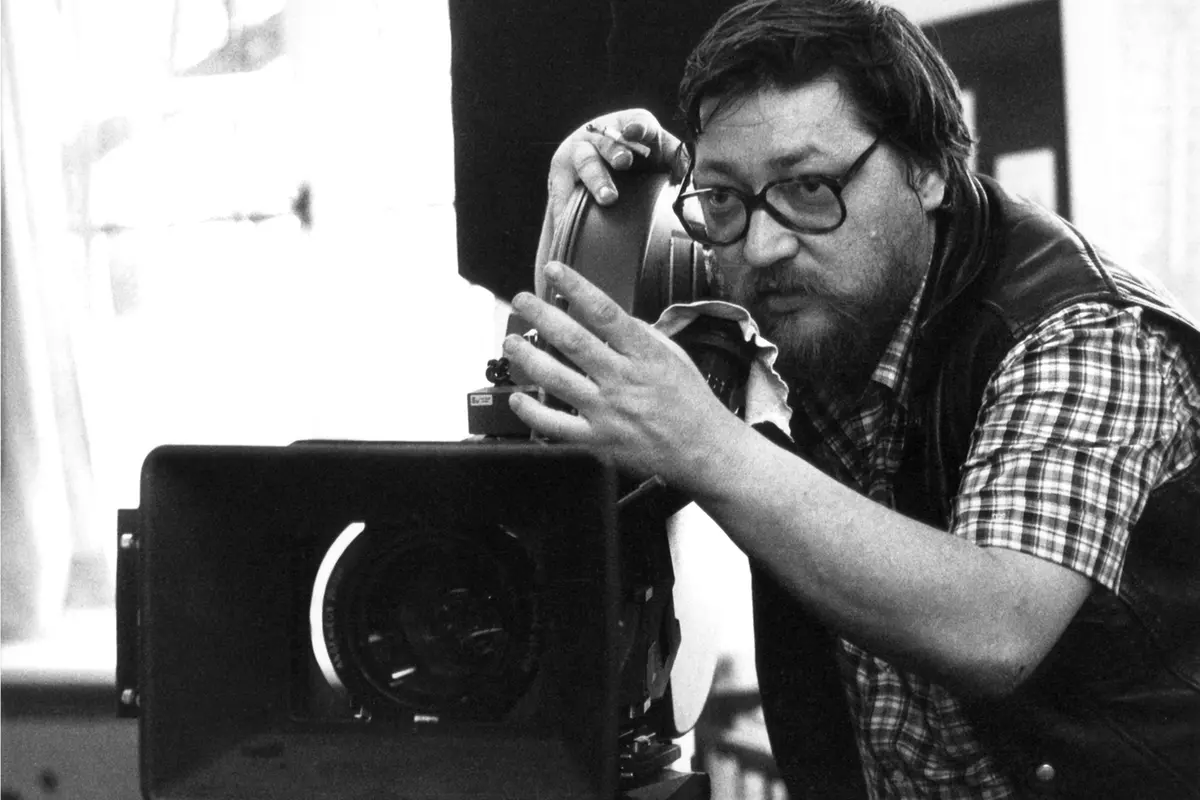 (dpa files) - Rainer Werner Fassbinder, German film director and producer, pictured behind the camera during the shooting of \\'Lola\\' on location in Munich, 14 May 1981. Born on 31 May 1945 in Bad Woerrishofen Fassbinder came to international fame with films such as \\'Katzelmacher\\' (1969), \\'Warnung vor einer heiligen Nutte\\' (\\'Beware of a Holy Whore\\', 1971) and \\'Effi Briest\\' (1974). He died on 10 June 1982 of a drug overdose. , picture-alliance/ dpa