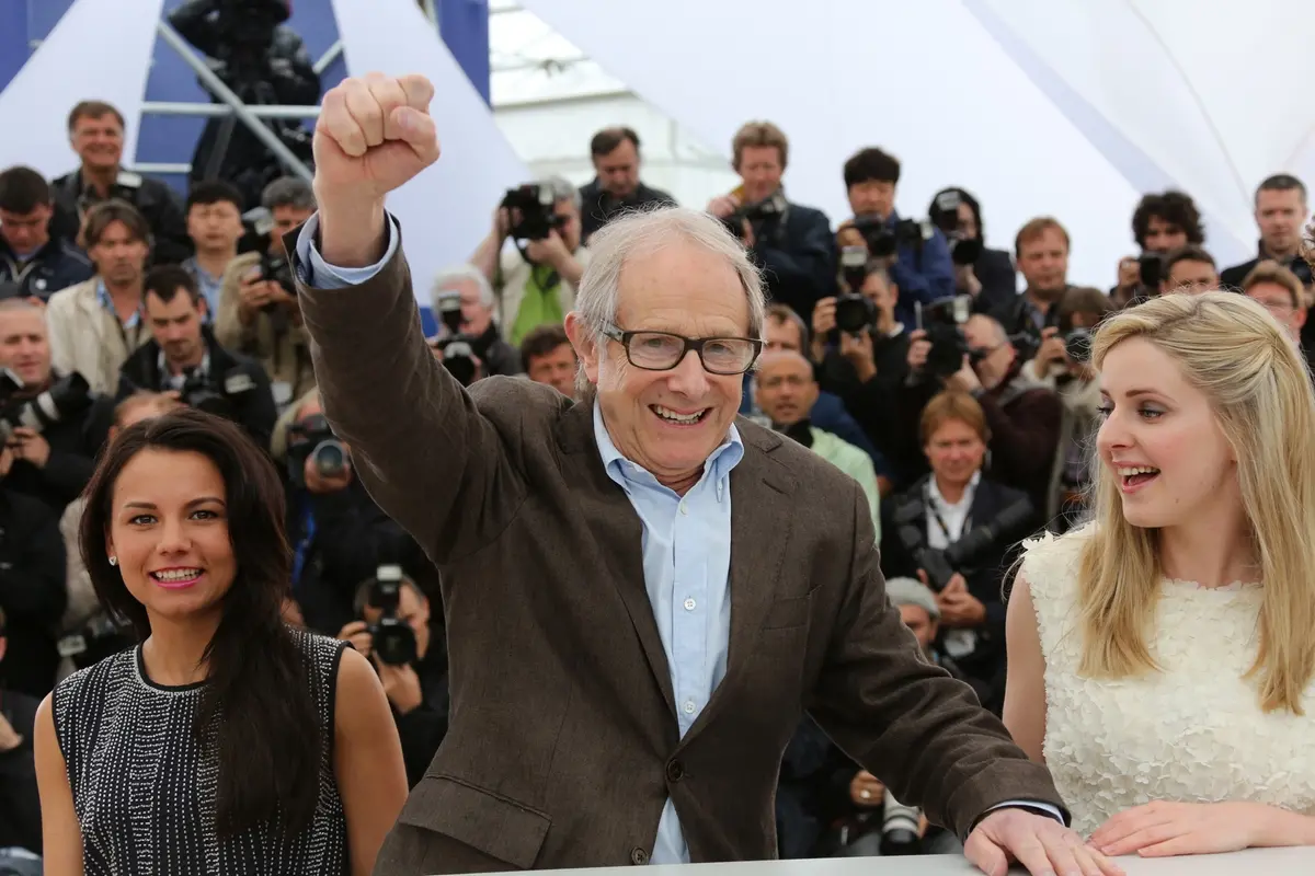 (From L) British actress Jasmin Riggins, British director Ken Loach and British actress Siobhan Reilly pose during the photocall of \\\"The Angel's Share\\\" presented in competion at the 65th Cannes film festival on May 22, 2012 in Cannes. AFP PHOTO / LOIC VENANCE