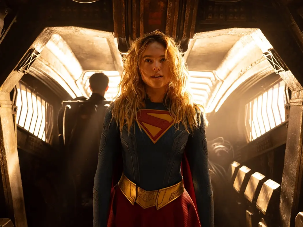 Supergirl è il negativo di Superman: una ragazza fragile e solitaria e il percorso per accettare i superpoteri 