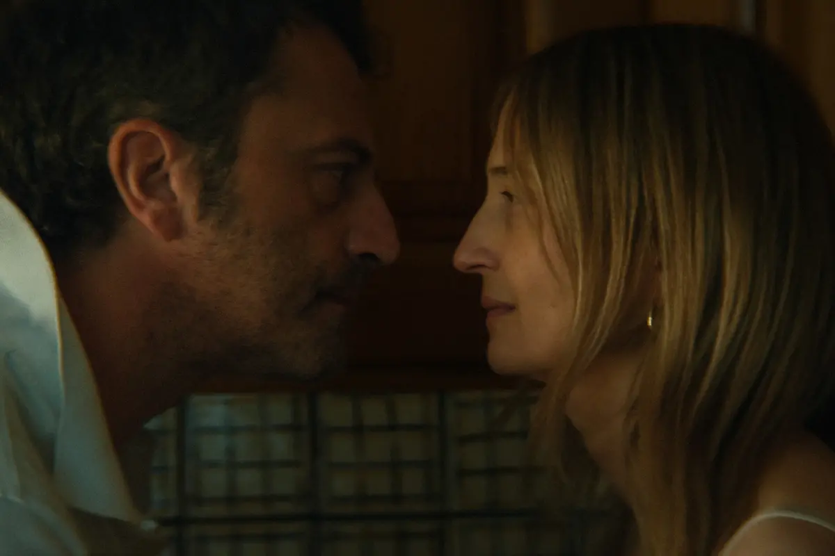 Guido Caprino e Alba Rohrwacher in Una storia