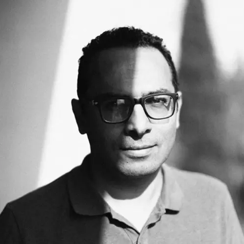 Ali Asgari racconta Un po' di luce