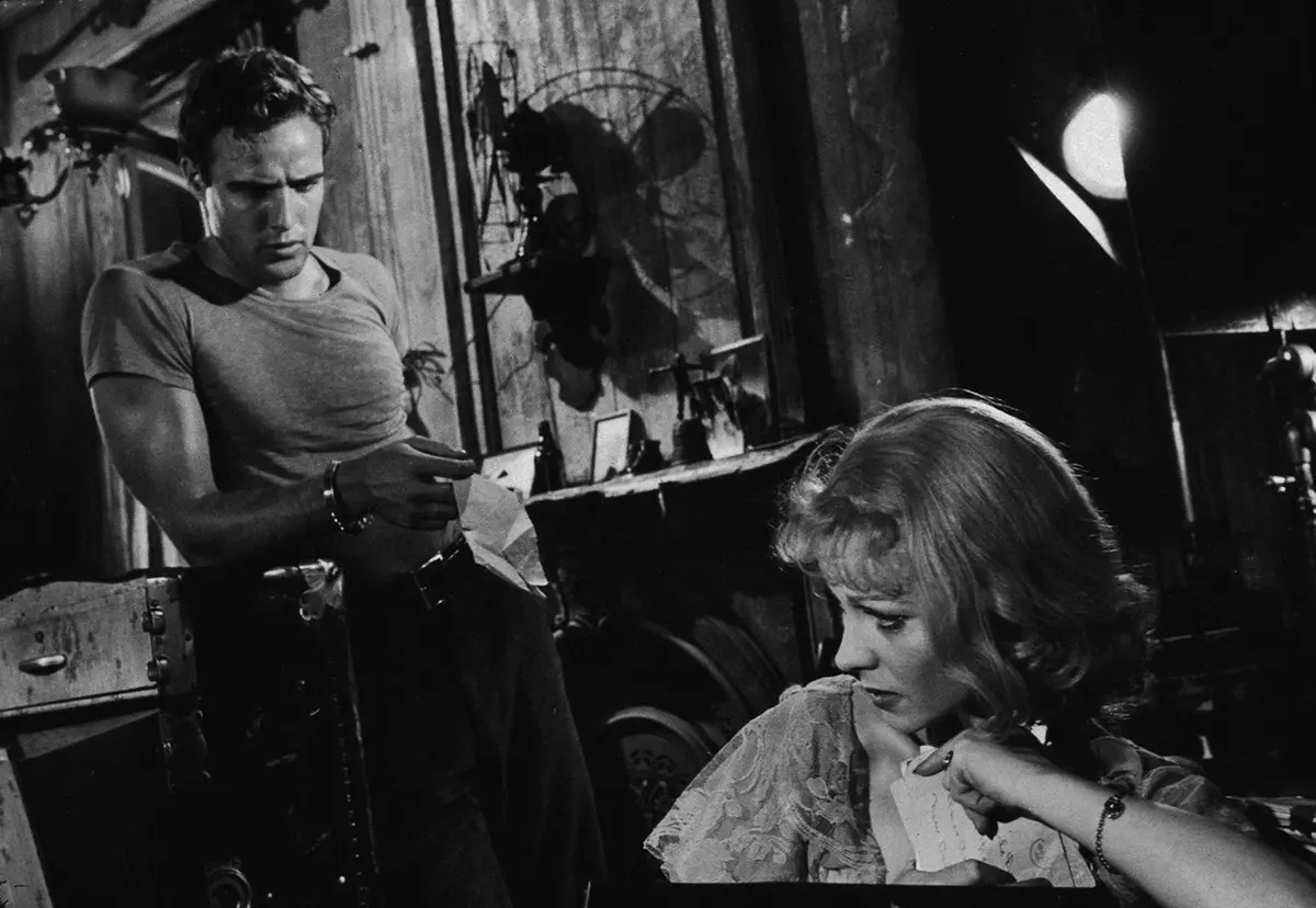 Marlon Brando e Vivien Leigh in Un tram che si chiama Desiderio