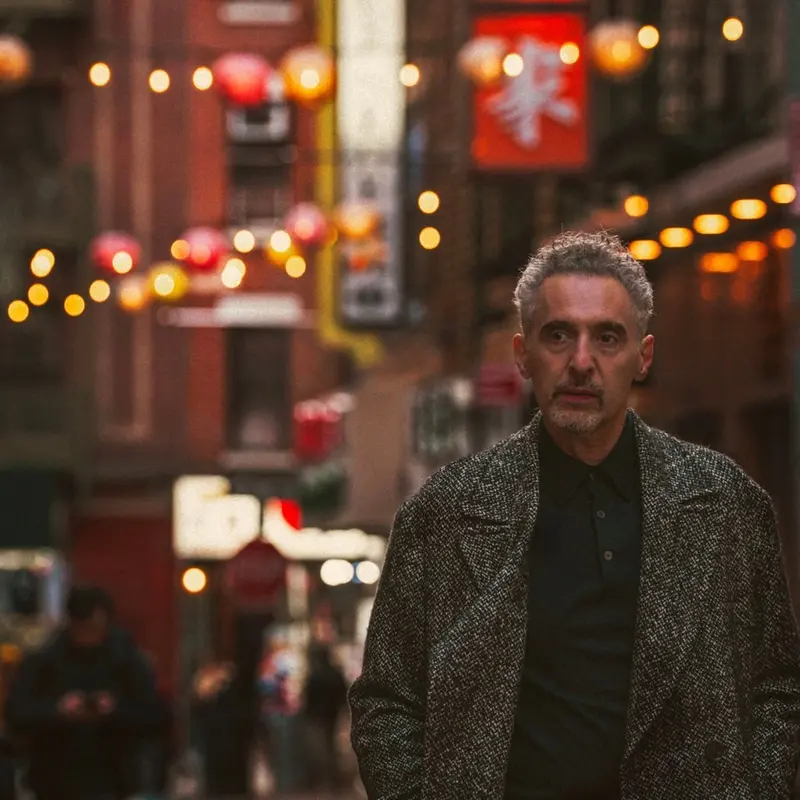 The Only Living Pickpocket in New York, nel crepuscolo di un magnifico Turturro