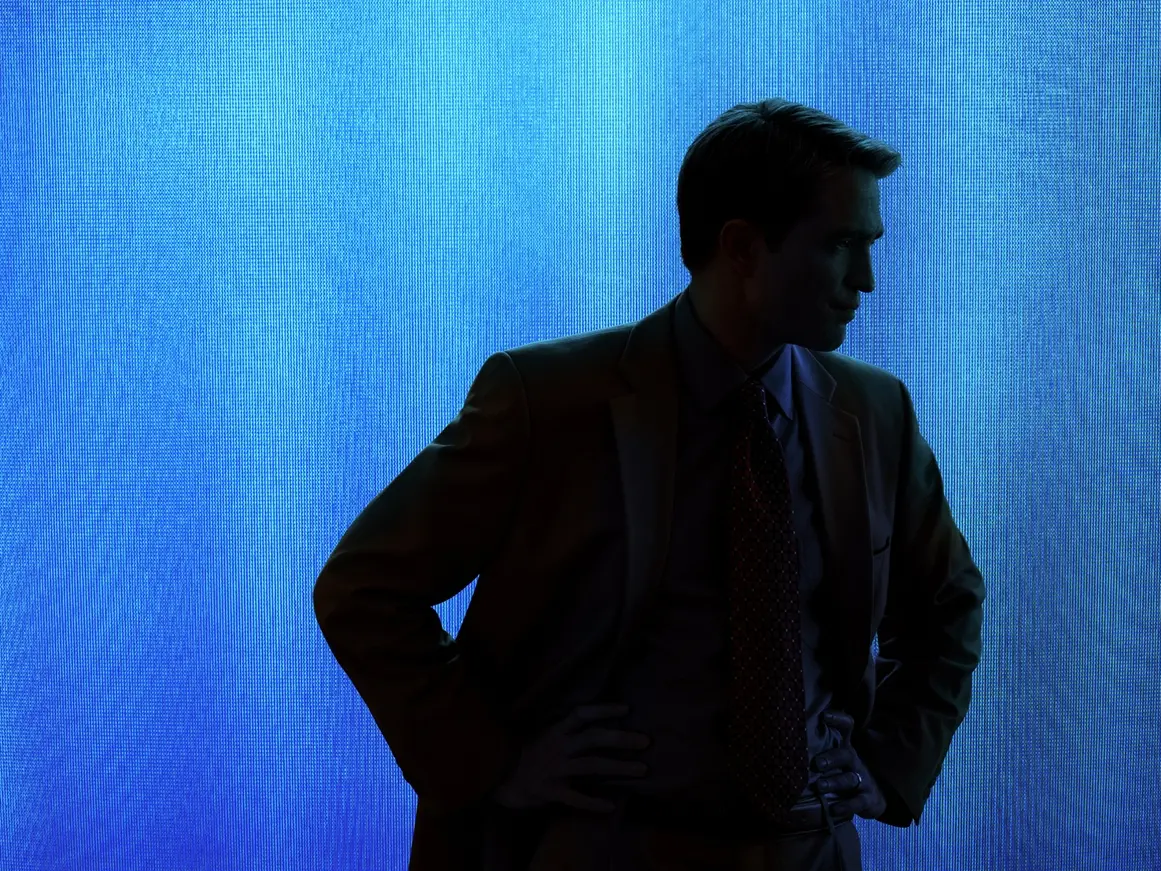 Primetime, il circo della giustizia televisiva: la mutazione genetica del voyeurismo americano attraverso la parabola dello show di Chris Hansen, in concorso a Venezia 83 
