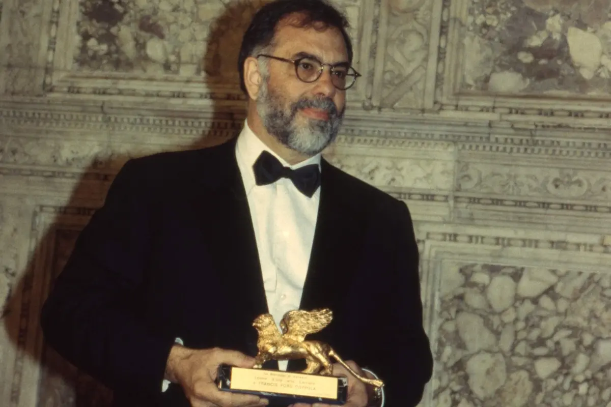 Francis Ford Coppola nel 1992 con il Leone d\\'Oro alla Carriera