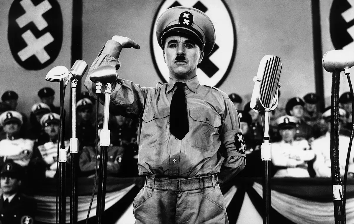 Charlie Chaplin in Il grande dittatore