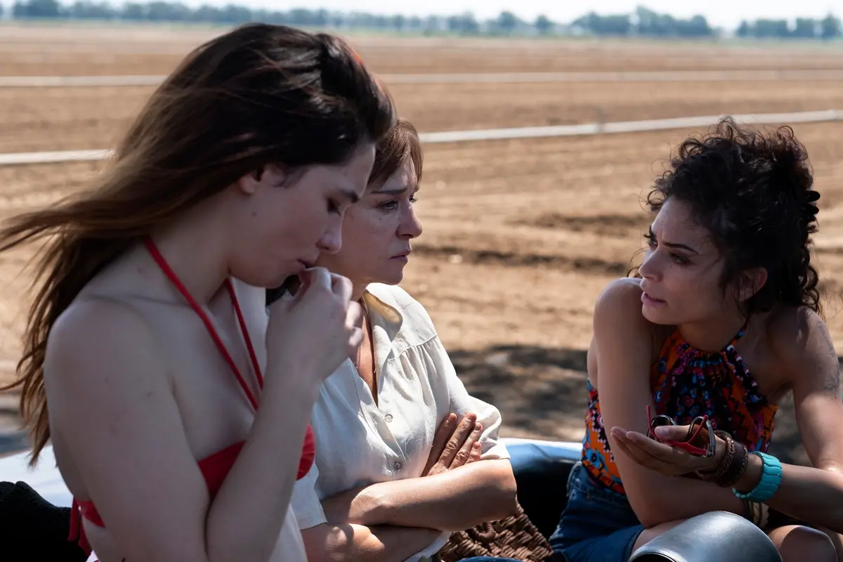 Matilda De Angelis, Valeria Golino, Elodie Di Patrizi in Fuori - @ Mario Spada