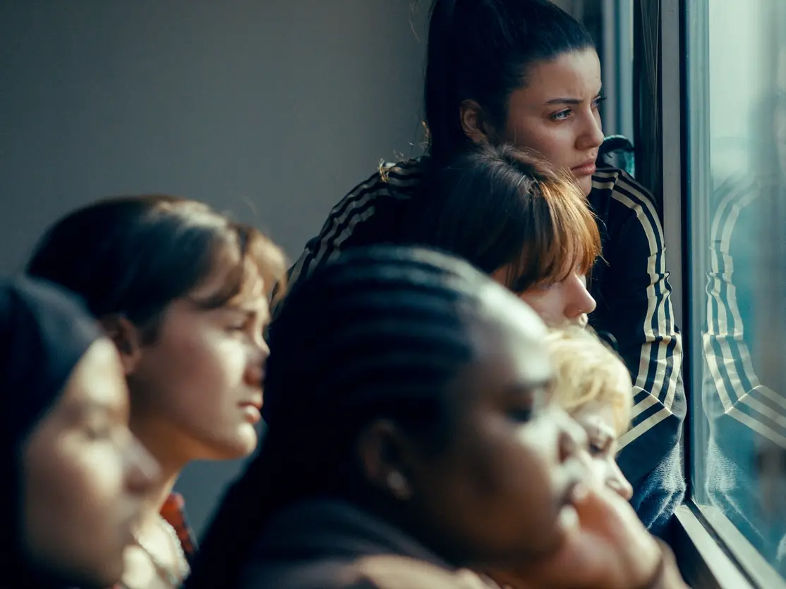 15/18 (A Place To Heal), Cédric Kahn in un reparto di neuropsichiatria per adolescenti: racconto morale sulla cura e sulla crescita, che schiva la retorica con rigore ed empatia. In Concorso 