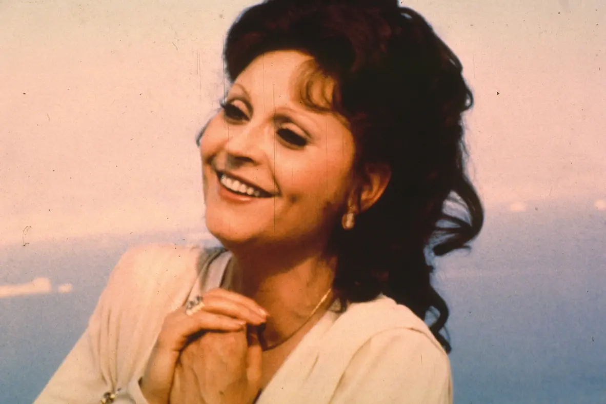 Angela Luce in Lacrime napulitane , Webphoto