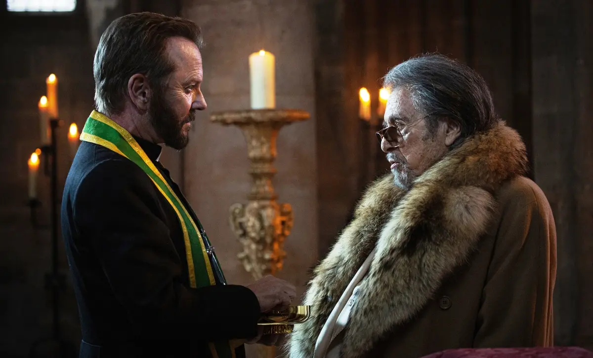 Kiefer Sutherland e Al Pacino in Father Joe