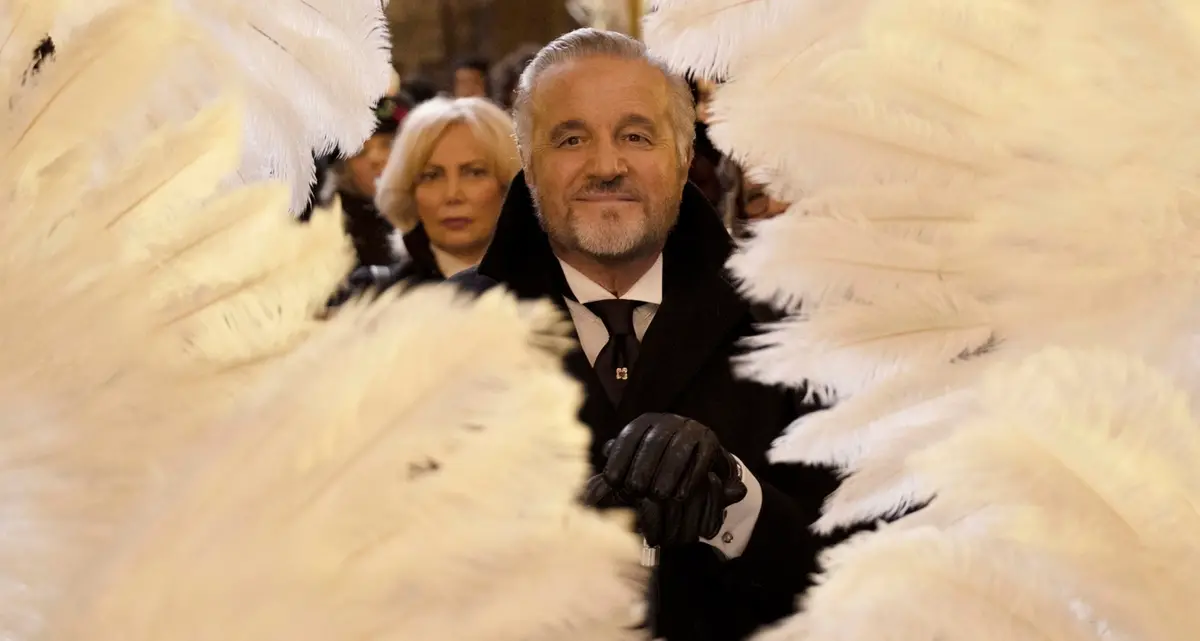 Che Natale sarebbe senza Christian De Sica? Ecco Gigolò per caso: “Spesso nei cinepanettoni abbiamo esagerato, oggi finirei in carcere”