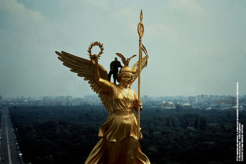 Cos\\u00EC lontano cos\\u00EC vicino , Wim Wenders Stiftung