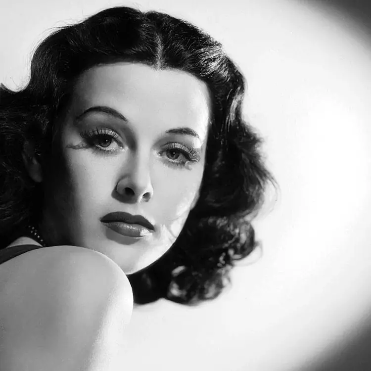 Hedy Lamarr, la venere peccatrice che inventò il Wi-Fi