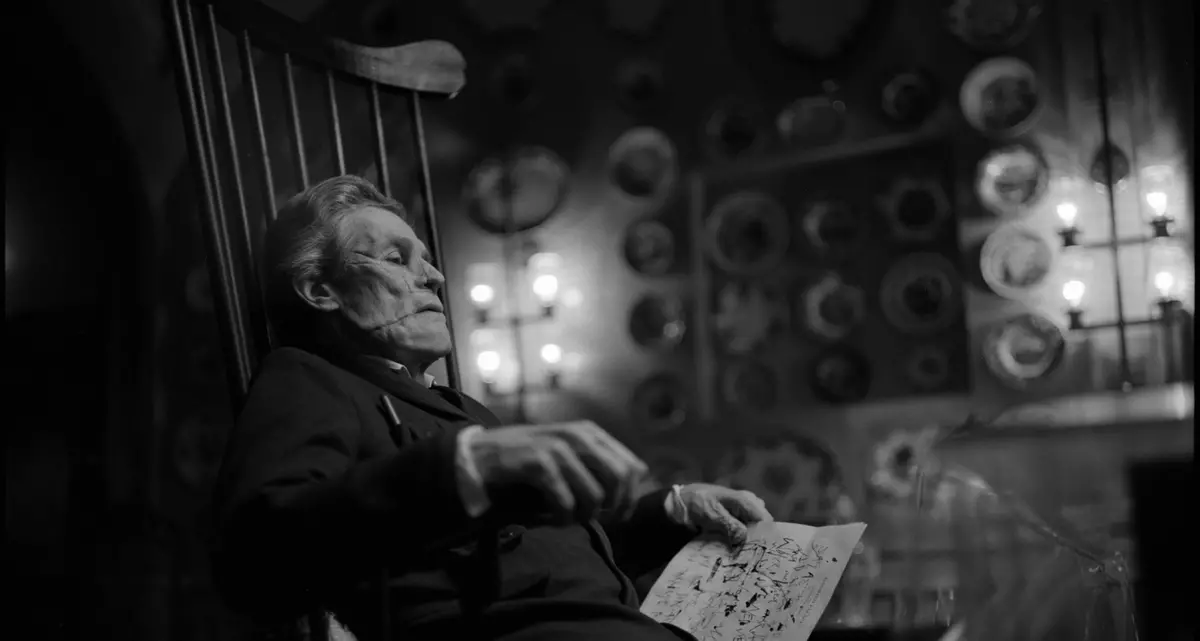 Willem Dafoe: “In Povere creature! le donne sono emancipate. E gli uomini alla frutta”