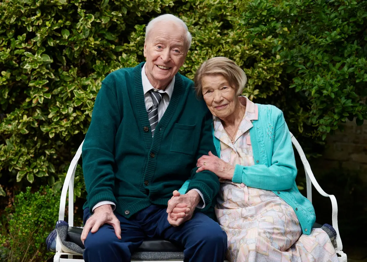 Michael Caine e Glenda Jackson in Fuga in Normandia