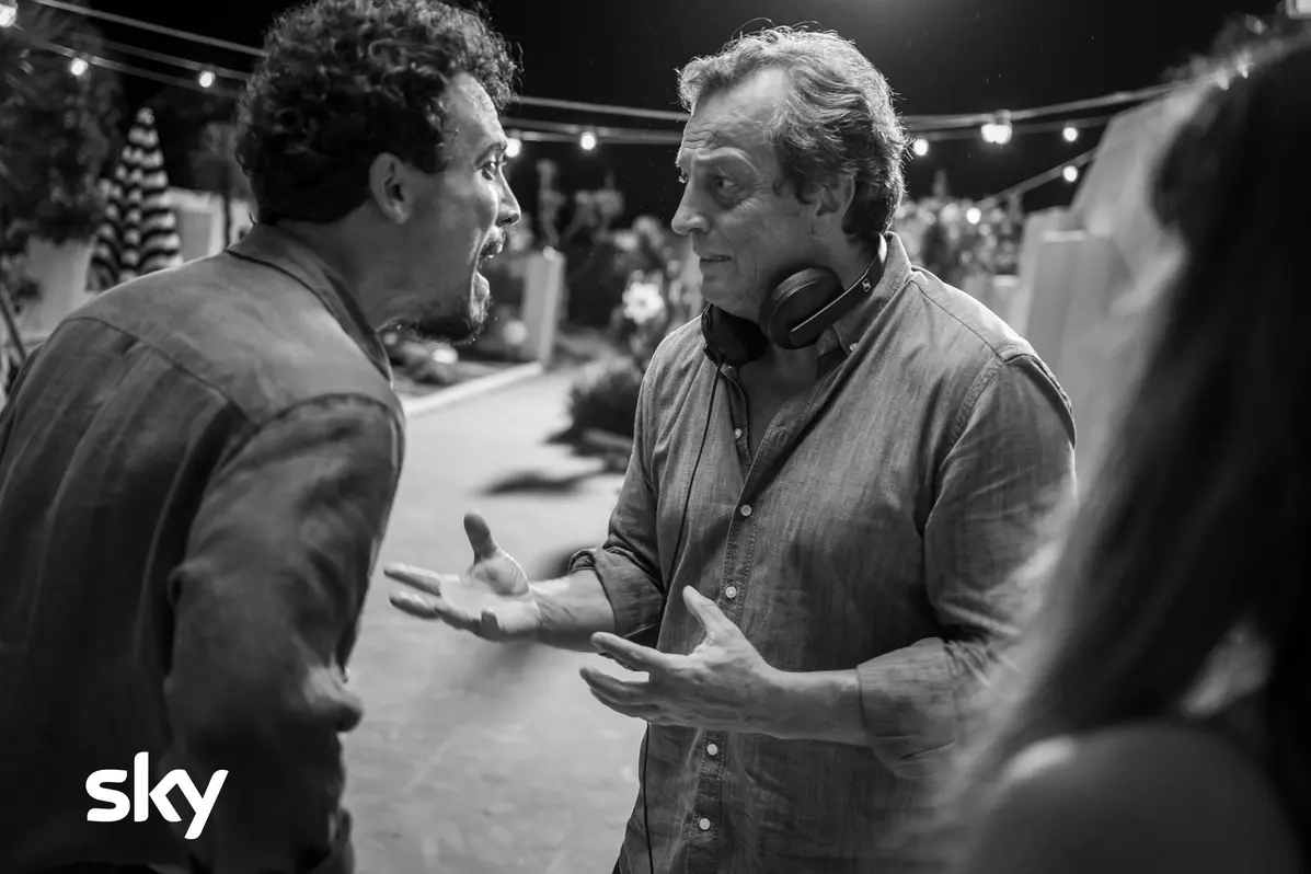 Gabriele Muccino sul set di A casa tutti bene con Simone Liberati