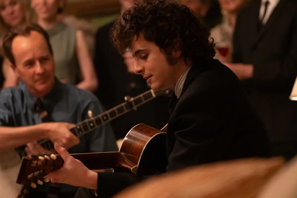 Edward Norton and Timoth\\u00E9e Chalamet in A COMPLETE UNKNOWN. Photo by Macall Polay, Courtesy of Searchlight Pictures. \\u00A9 2024 Searchlight Pictures All Rights Reserved. , Macall Polay
