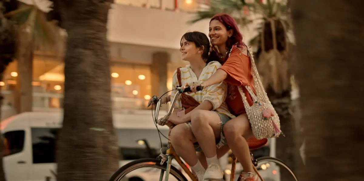 Come Closer di Tom Nesher (2024)